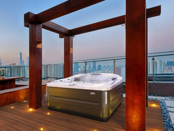 Jacuzzi-J445-hot-tub